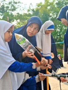 Peluncuran Roket